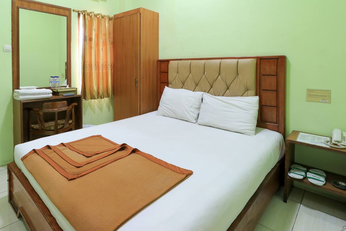 Habitación doble estándar | Escritorio, wifi gratis y ropa de cama