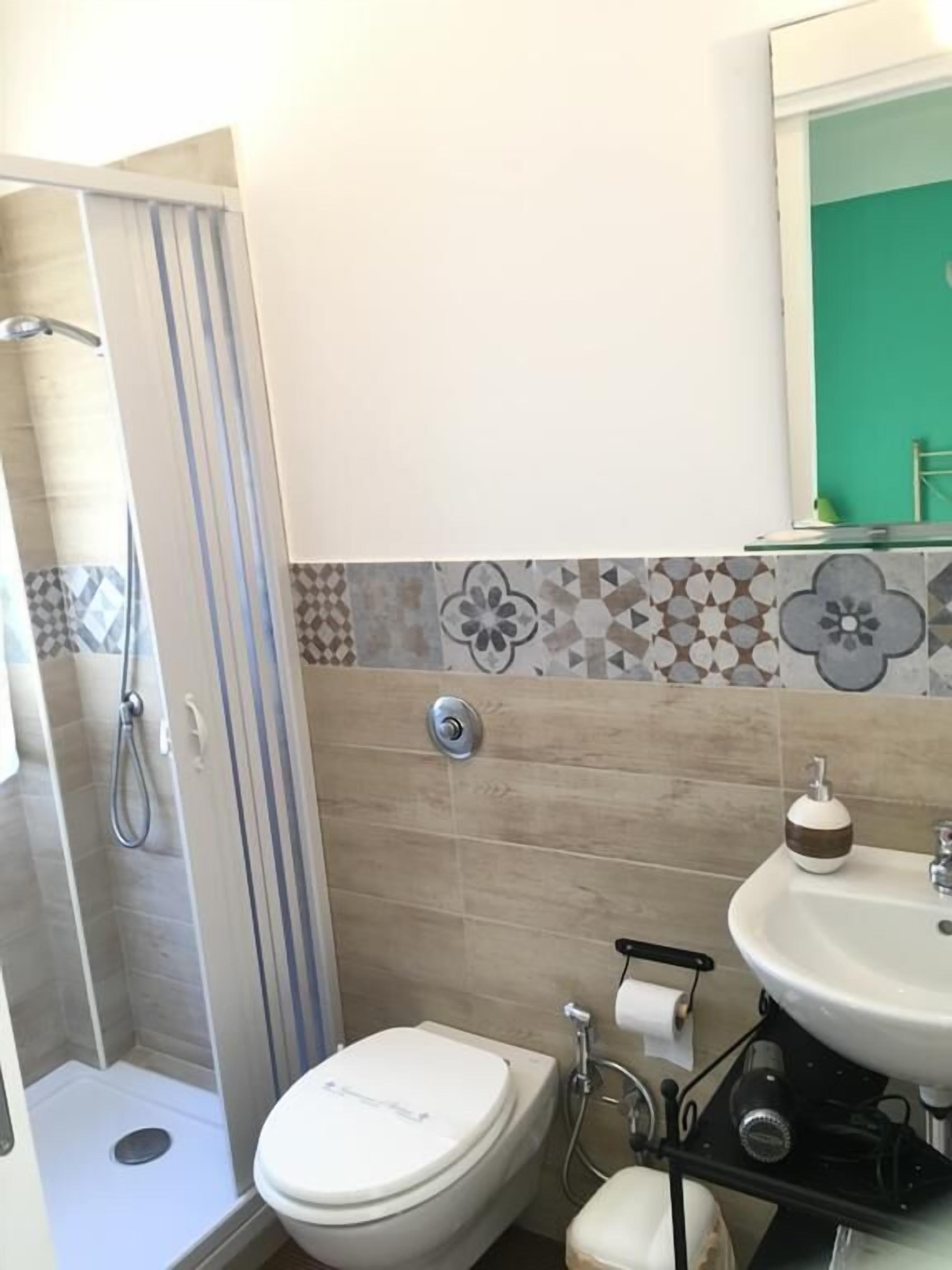 Quadrupla Comfort, letti multipli, non fumatori | Bagno | Doccia, soffione a pioggia, asciugacapelli, bidet