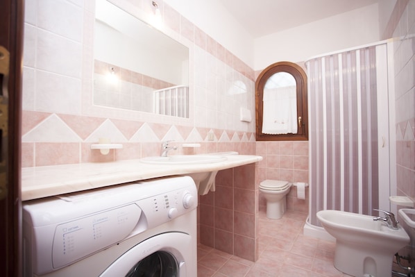 Apartment, 2 Bedrooms | Bathroom