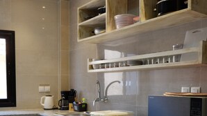 Apartment, 2 Double Beds, Non Smoking | Shared kitchen | Coffee/tea maker, fridge, microwave, stovetop - La Demeure Appart Hotel (Dakar)