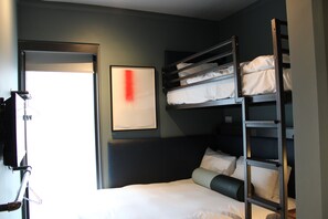 Triple Bunk Room  | In-room safe, desk, blackout drapes, iron/ironing board - The Hendrick Smithfield (Dublin)