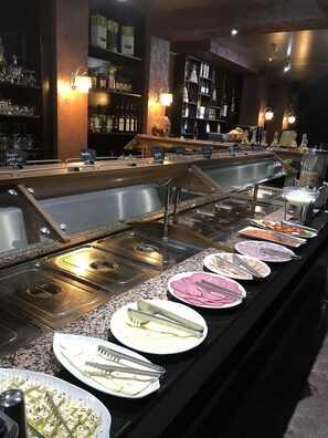 Daily buffet breakfast (EUR 6.5 per person)