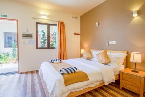 Minibar, in-room safe, desk, blackout drapes - Paguro Villa (Ukulhas)