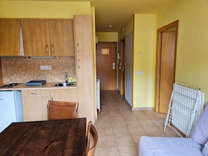 Basic Apartment, 1 Bedroom | Living area | TV - Apartamentos Canillo Ribagrossa 3000 (Canillo)