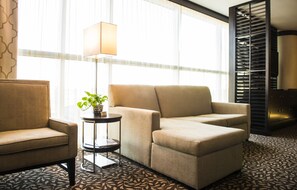 Télévision à écran plat de 42 pouces avec chaînes par satellite