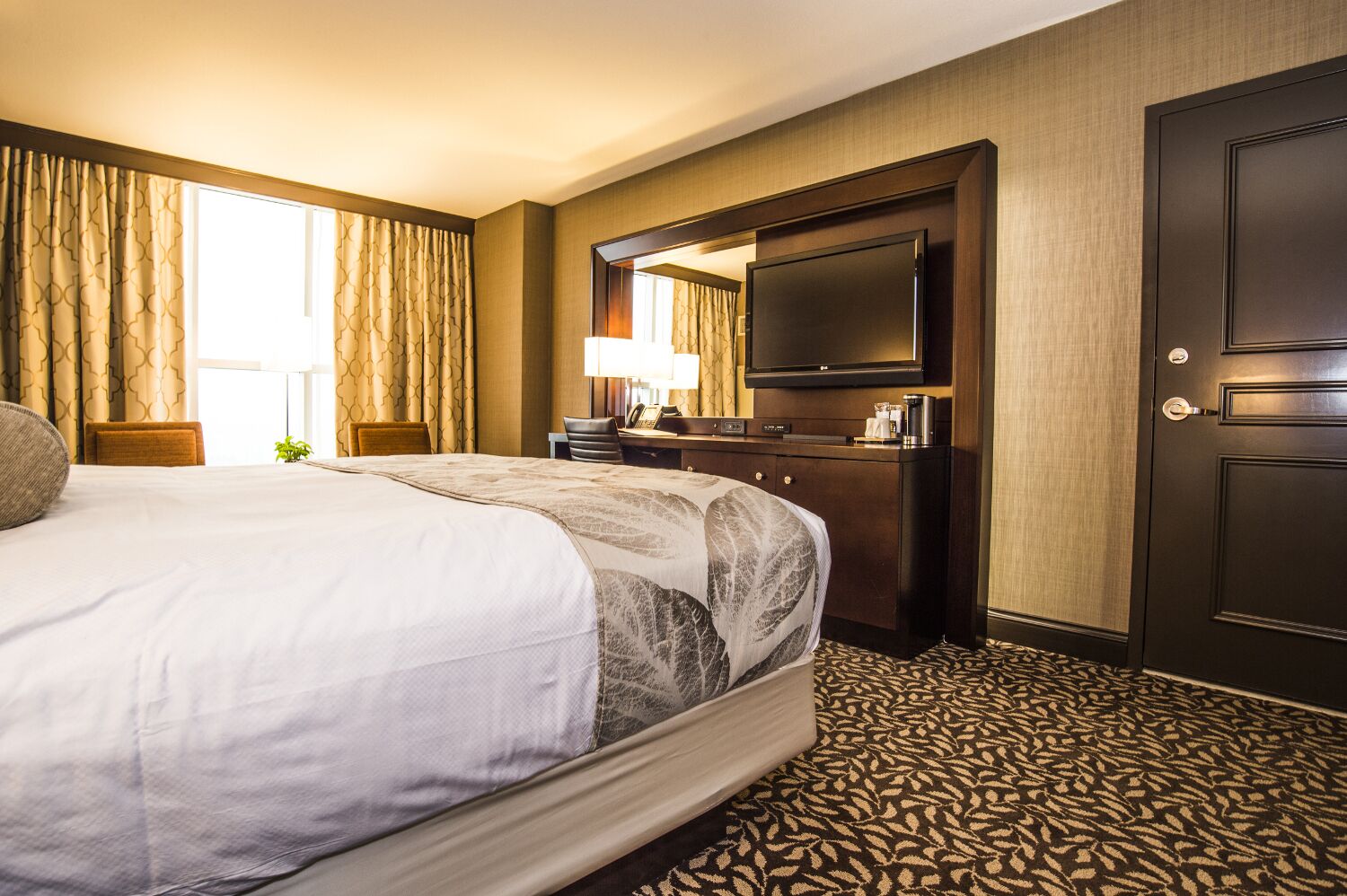 1 bedroom, hypo-allergenic bedding, in-room safe, laptop workspace