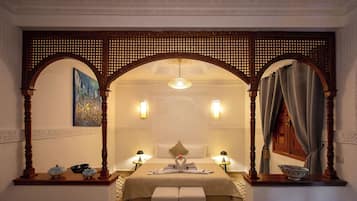 1 bedroom, in-room safe, individually decorated, individually furnished