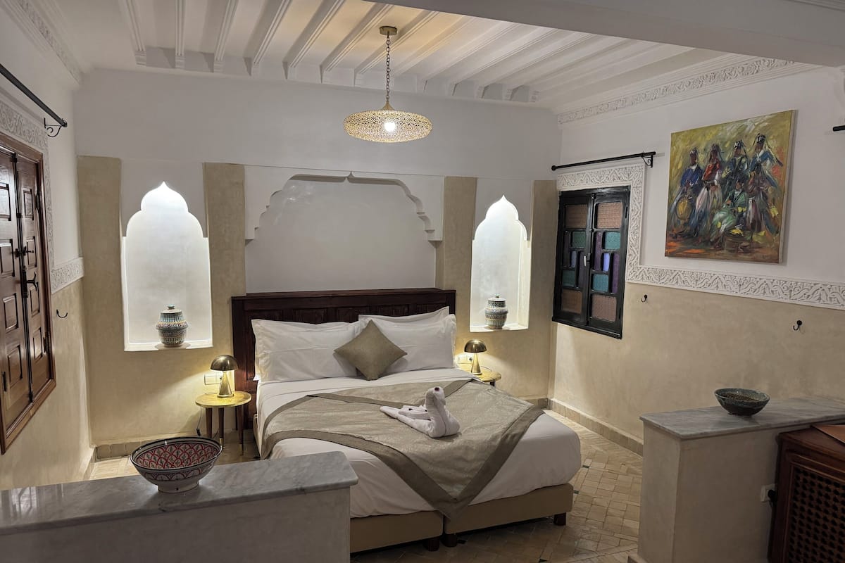 1 Schlafzimmer, Zimmersafe, individuell dekoriert