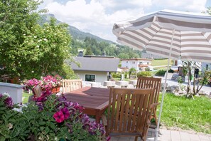 Appartement Confort, vue sur la montagne | Vue sur le jardin