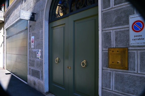 Entrada al alojamiento