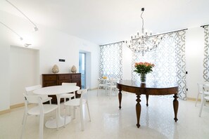 Café da manhã feito na hora todos os dias (EUR 15 por pessoa) 