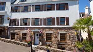 Unclassified image, 3 of 73, button - Porthole Suites (St. Brelade)