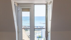 Unclassified image, 5 of 73, button - Porthole Suites (St. Brelade)