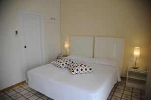 Double Room, 1 Queen Bed, Non Smoking | Minibar, in-room safe, desk, free WiFi - Via Capo Rooms (Sorrento)