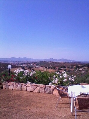 View from property - Agriturismo Gli Oleandri (Loiri Porto San Paolo)