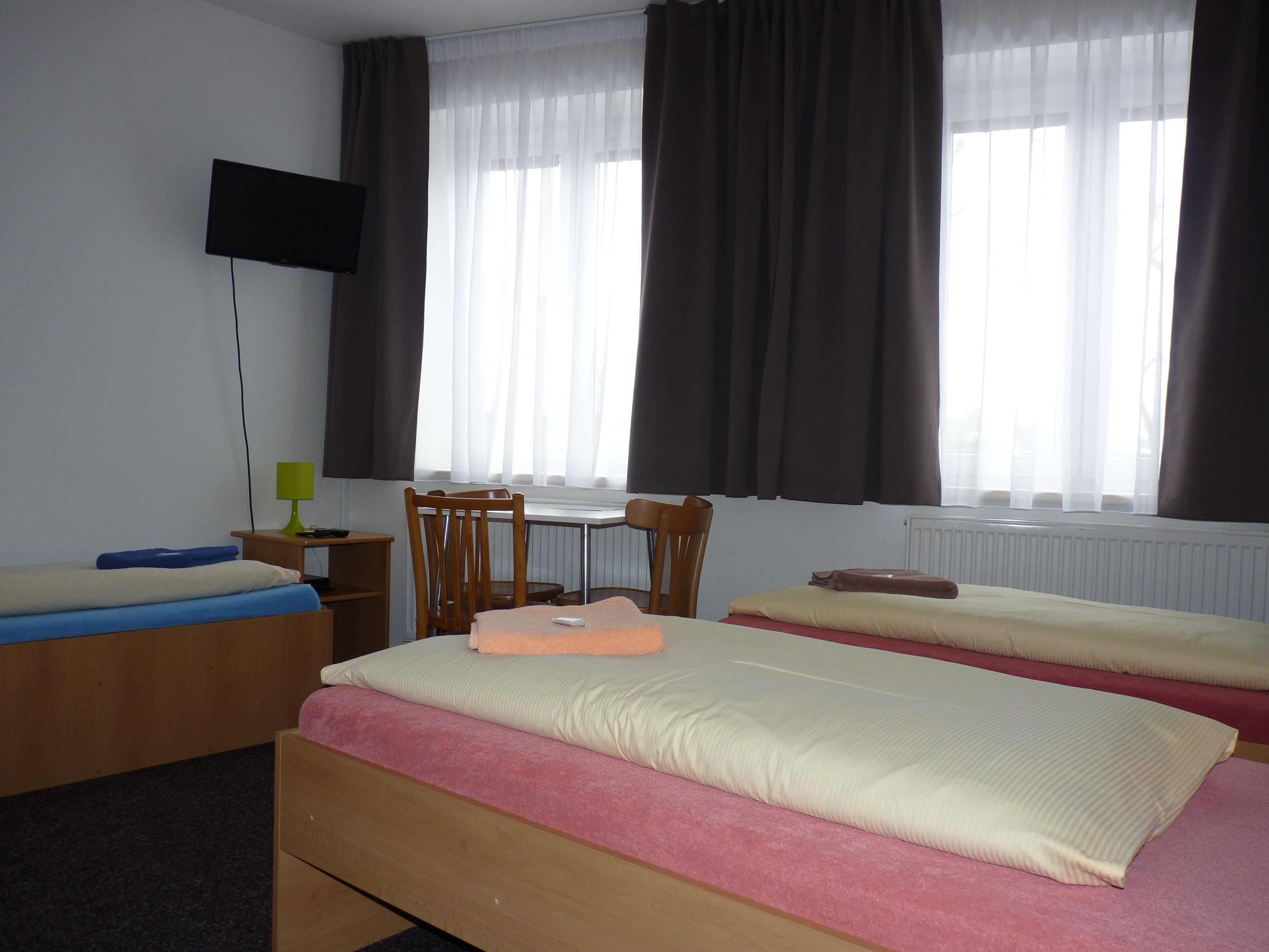 basic triple room | 2 bedrooms, desk, soundproofing, free wifi