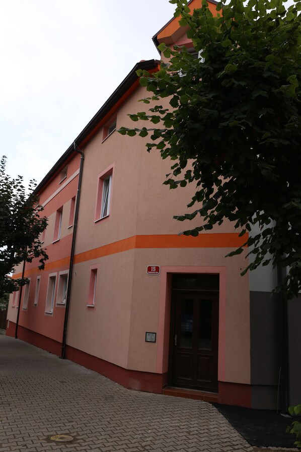 Property entrance - Apartmány u Gigantu (Plzen)