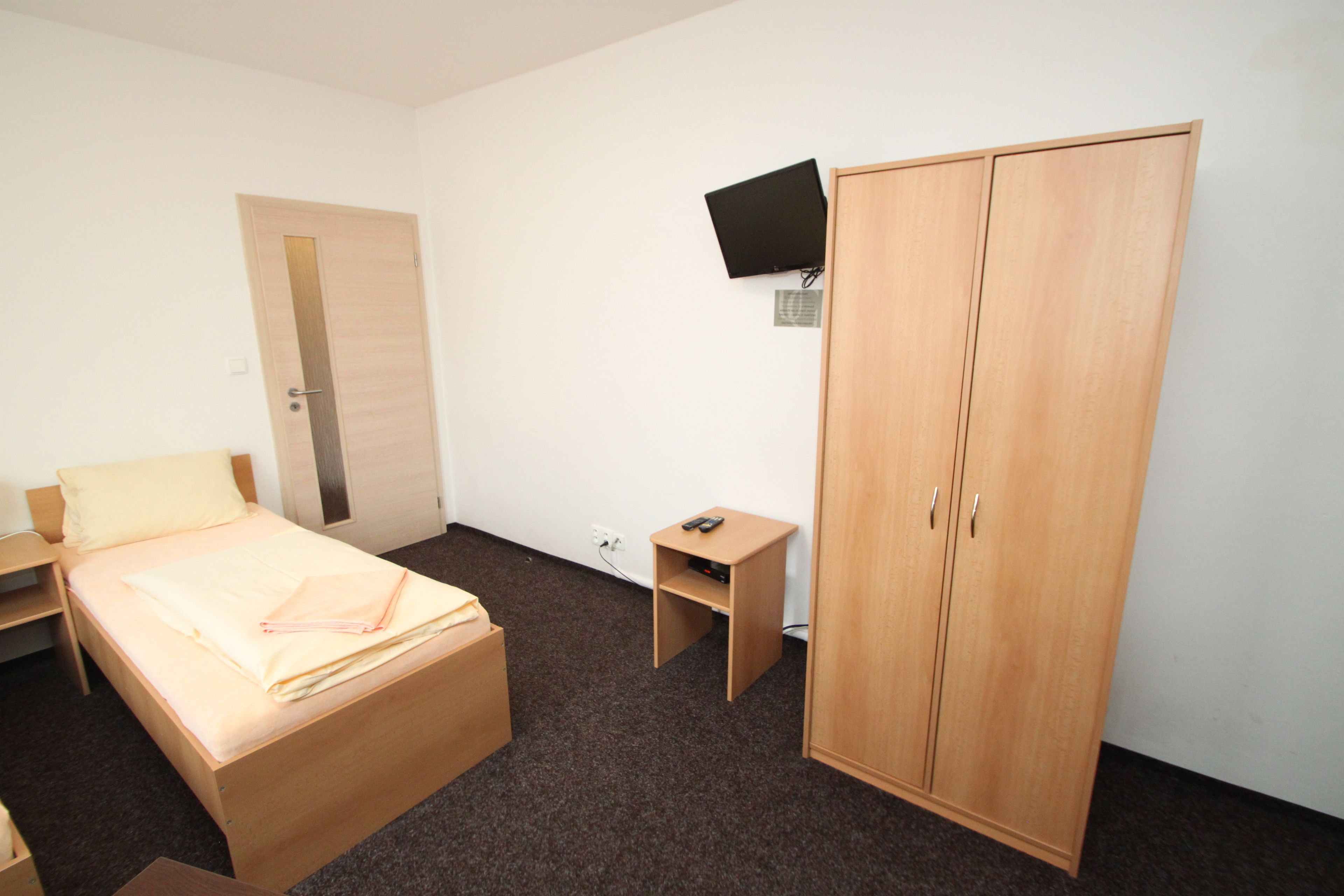 basic twin room | 2 bedrooms, desk, soundproofing, free wifi