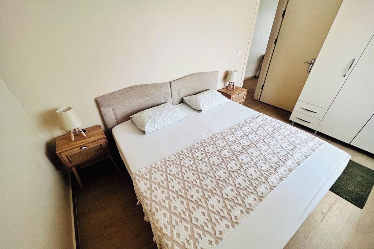 1 bedroom, desk, laptop workspace, WiFi (free)