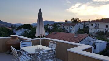 Lägenhet Gallery - terrass - utsikt mot bergen | Terrass/Patio