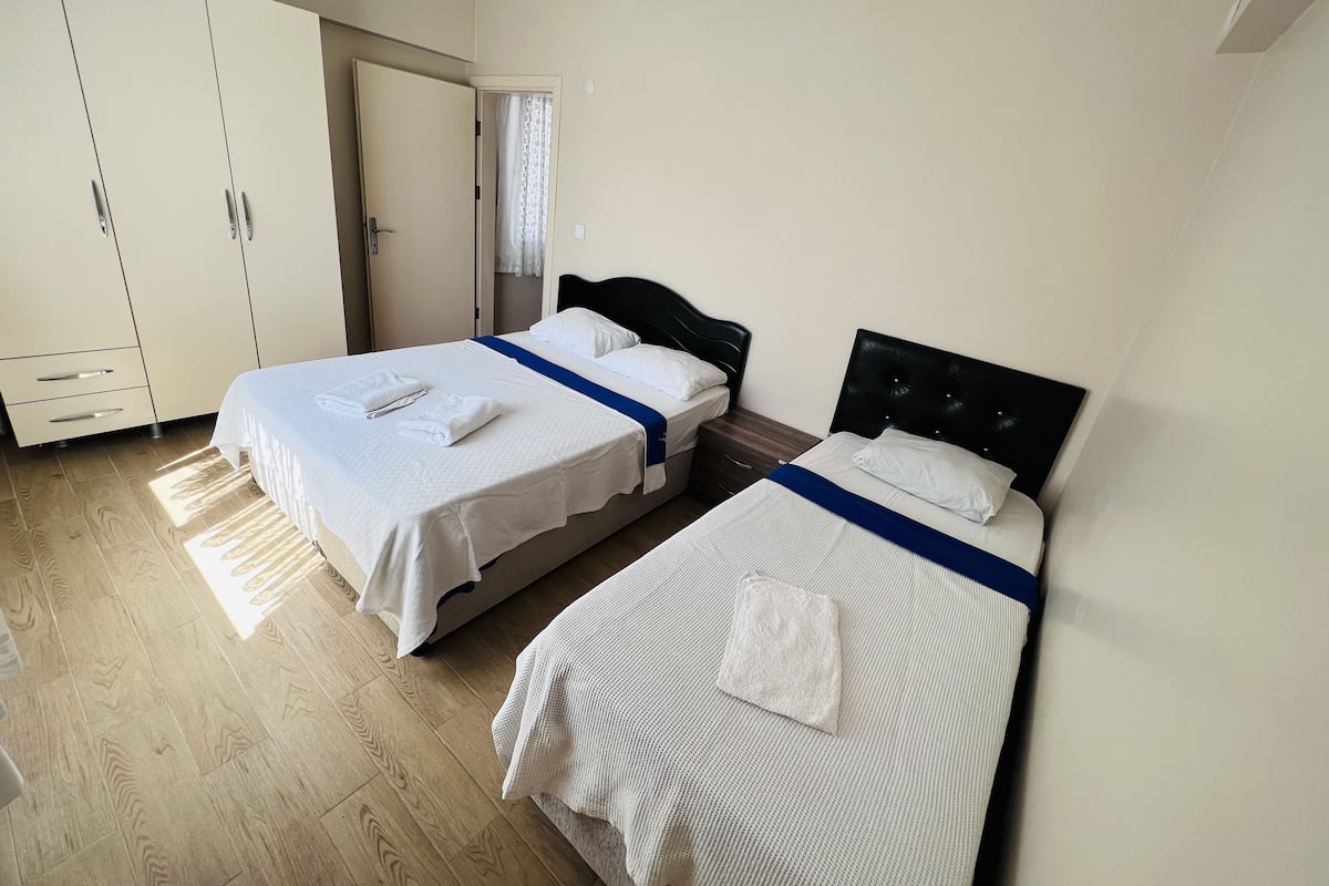 Apartamento básico | 1 quarto, escrivaninha, espaço de trabalho para notebook