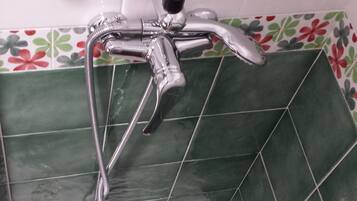 Shower, towels