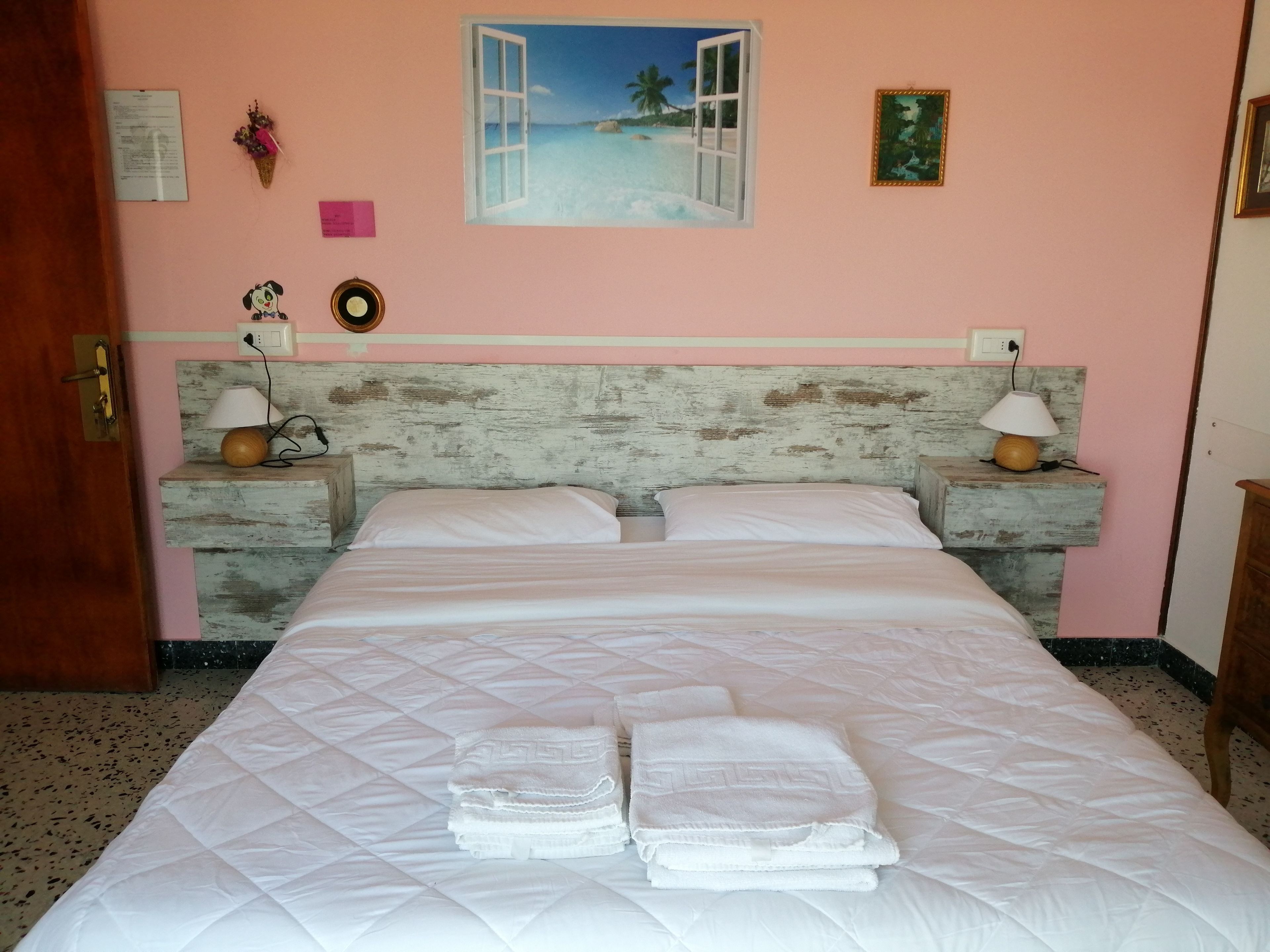 Double Room | Down comforters, desk, free WiFi, bed sheets