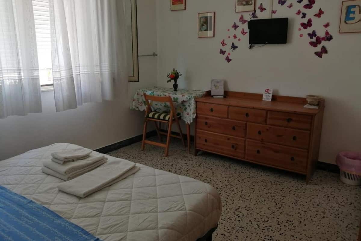 Familiekamer | Donzen dekbedden, een bureau, gratis wifi, beddengoed