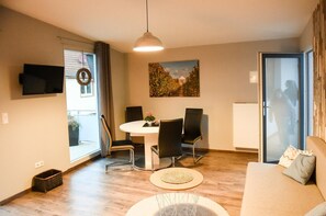 Flat-screen TV - Boardinghouse Alte Bank (Woellstein)