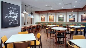 Dining - Fairfield Inn & Suites by Marriott Denver Tech Center North (Denver)