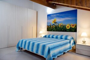 Free cots/infant beds, free WiFi, bed sheets - B&B Il Borgo Fiorito (Lerma)