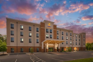Exterior - Comfort Suites Greensboro - High Point (Greensboro)