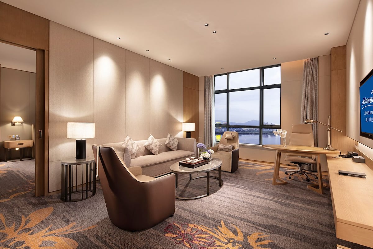 Suite Executive, 1 letto king, non fumatori | Biancheria da letto di alta qualità, copriletto in piuma