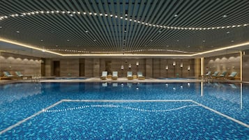Indoor pool, sun loungers
