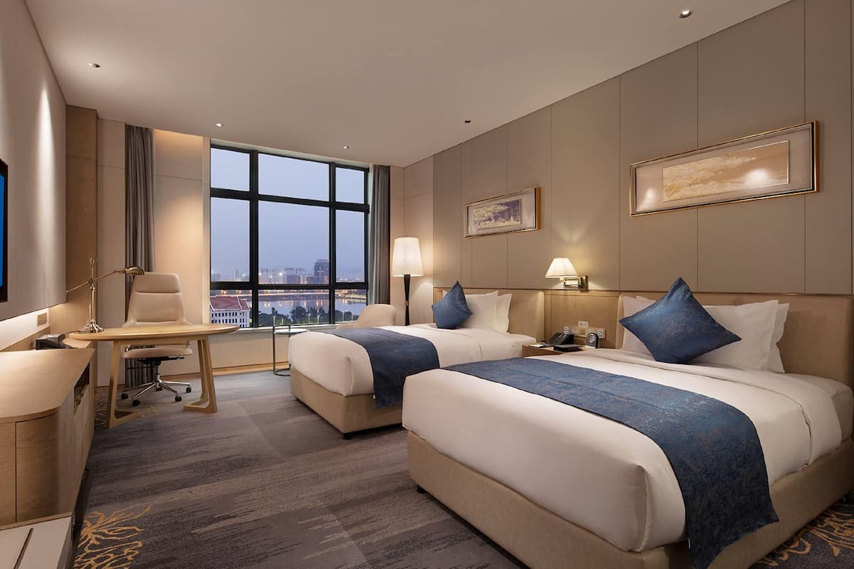 Deluxe-værelse - 2 enkeltsenge (Lake View) | Premium-sengetøj, dundyner, senge med madrasser af memory foam, minibar