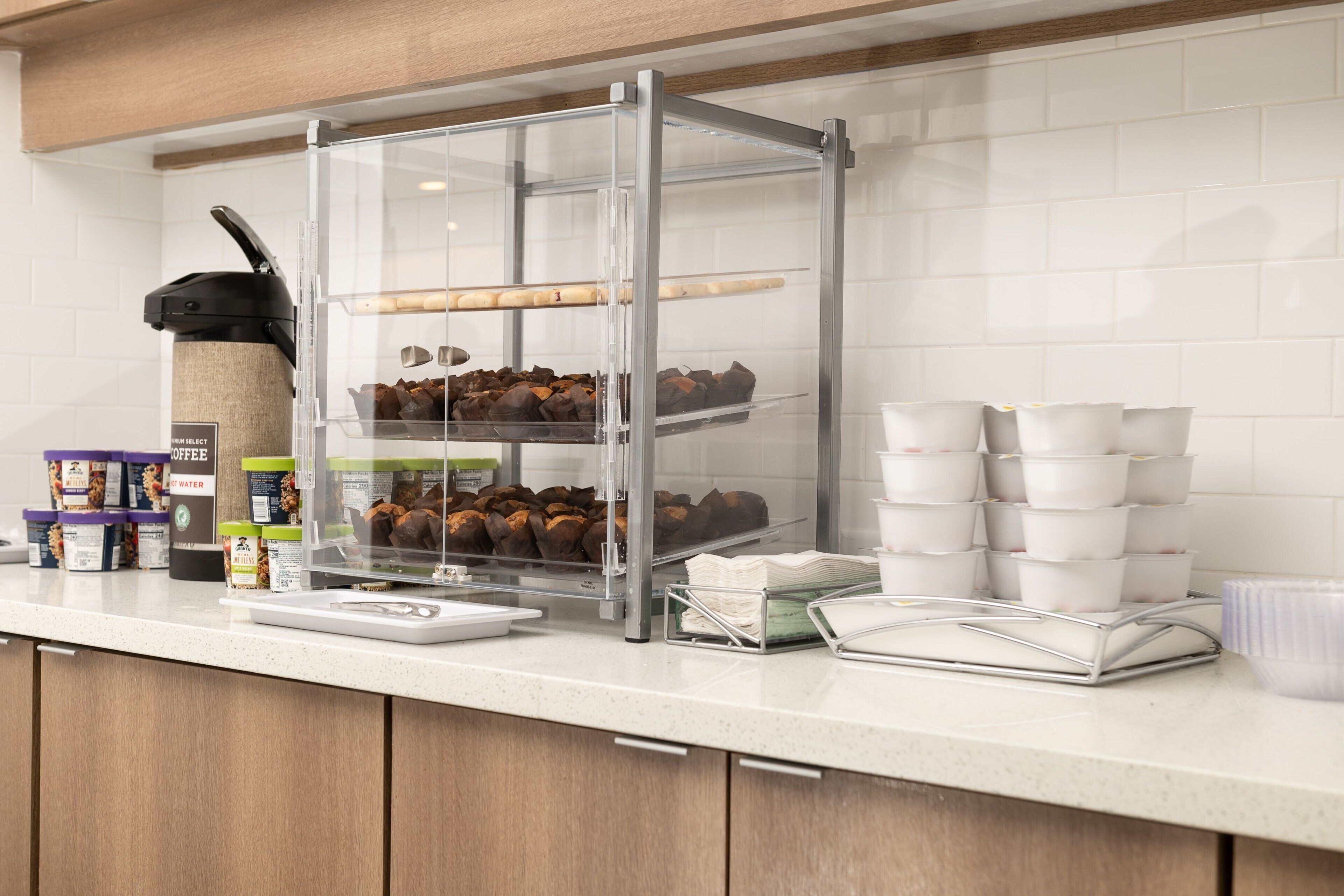 free daily full breakfast