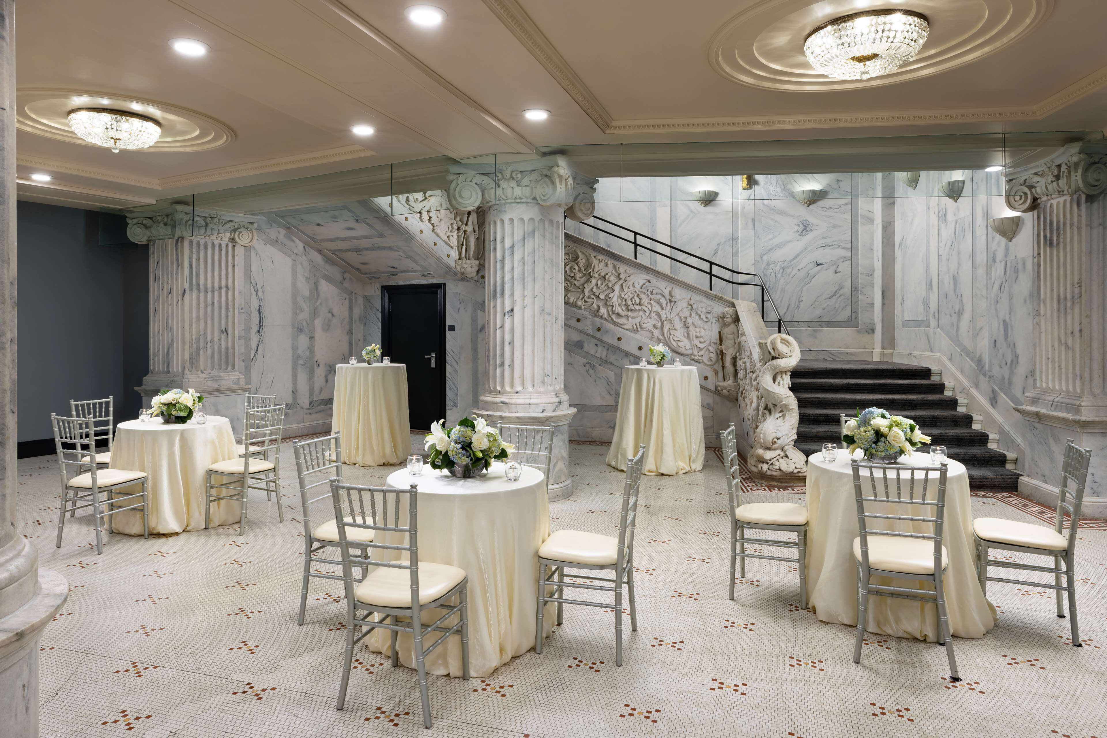 Photo - The Candler Hotel Atlanta, Curio Collection by Hilton