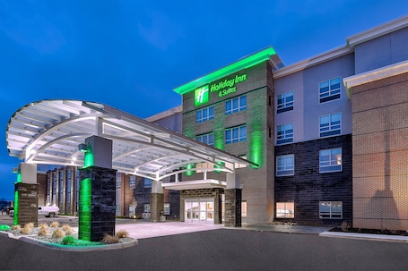 Exterior. Holiday Inn & Suites Toledo Southwest - Perrysburg by IHG