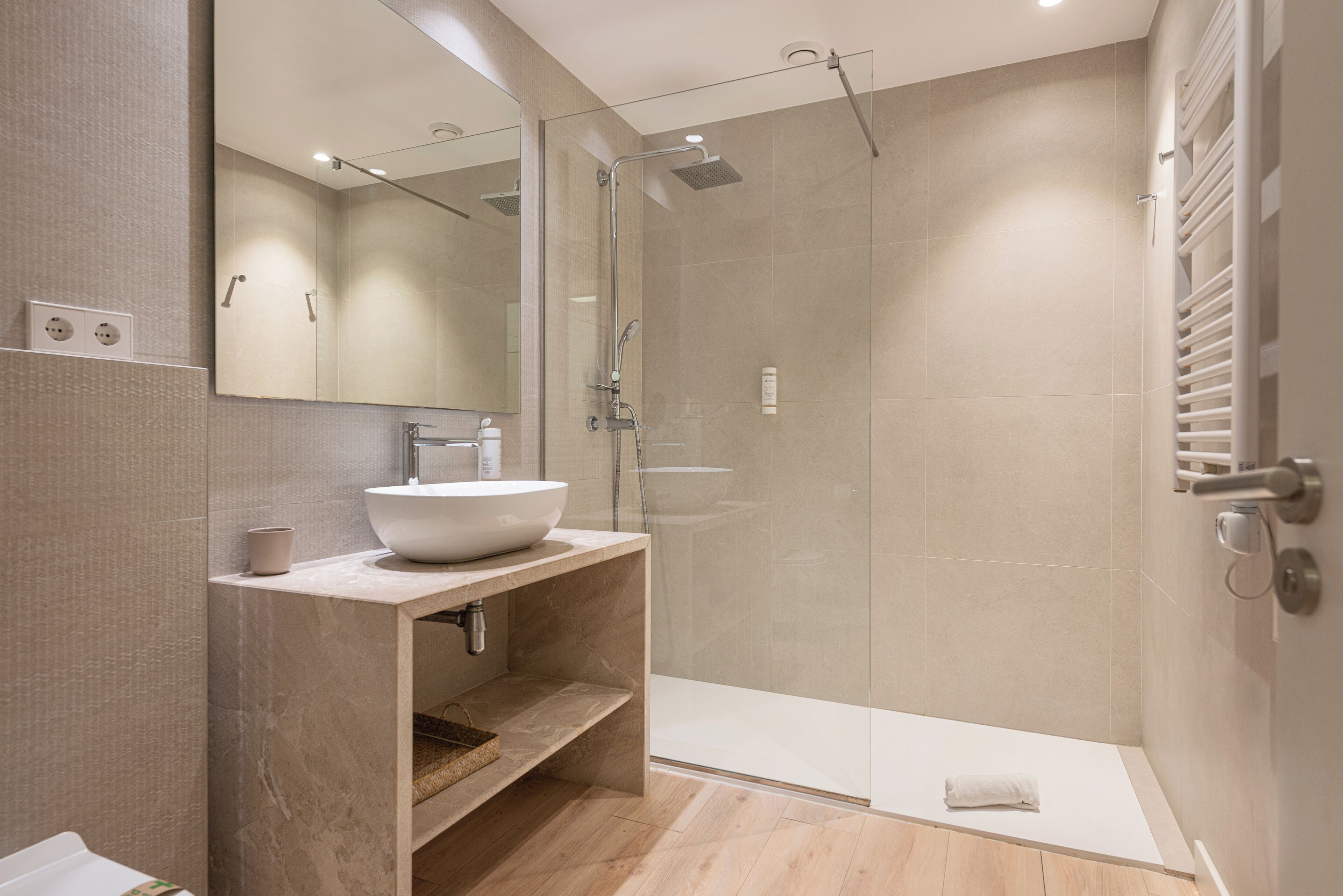 Family Loft, 2 Bedrooms | Bathroom | Shower, free toiletries, hair dryer, towels