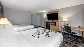Habitación estándar, 2 camas de matrimonio, no fumadores | Ropa de cama hipoalergénica y escritorio