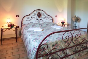 Exklusiv lägenhet - eldstad (Rosso) | Gratis wi-fi och sängkläder