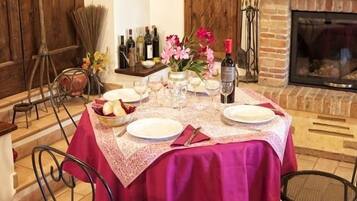 Petit déjeuner continental (5 EUR par personne)