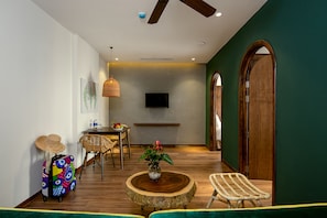 Smart TV - Tropical House Apartment Da Nang (Da Nang)