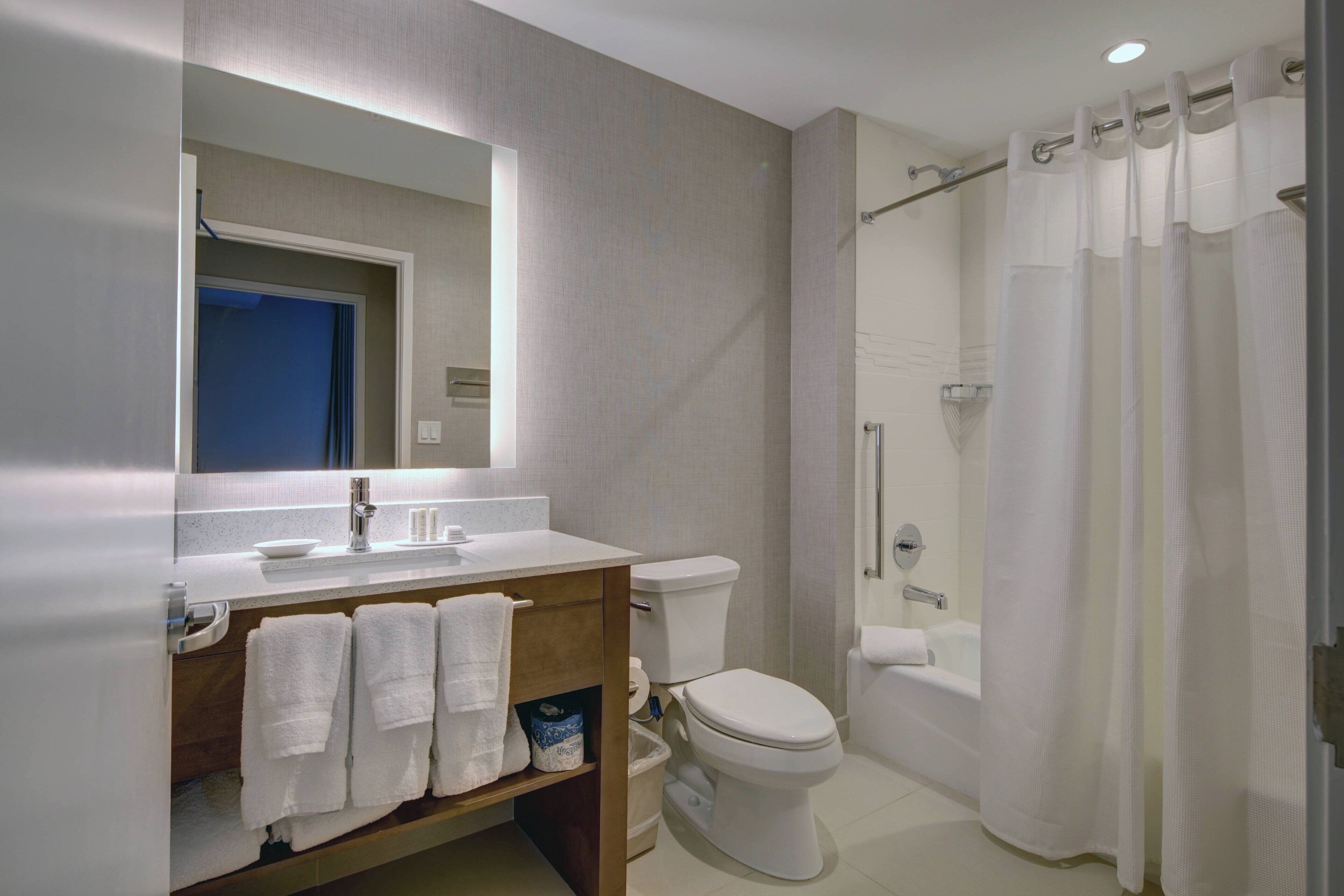 rainfall showerhead, free toiletries, hair dryer, towels