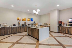 Free daily continental breakfast 