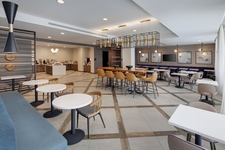 Comfort Inn Suites Miami International Airport - Image 16
