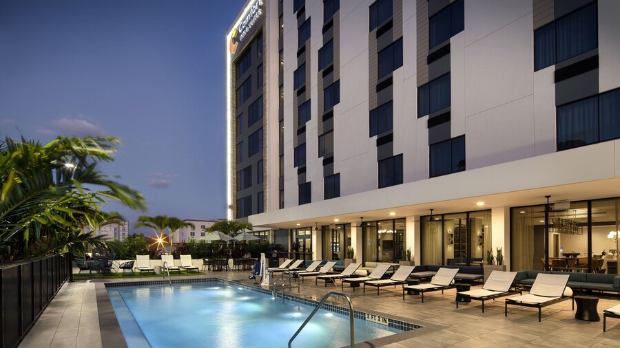 Comfort Inn & Suites Miami International Airport
