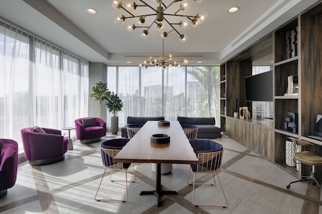 Lobby sitting area. Comfort Inn & Suites Miami International Airport