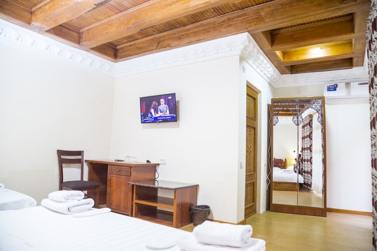 In-room safe, desk, blackout drapes, soundproofing