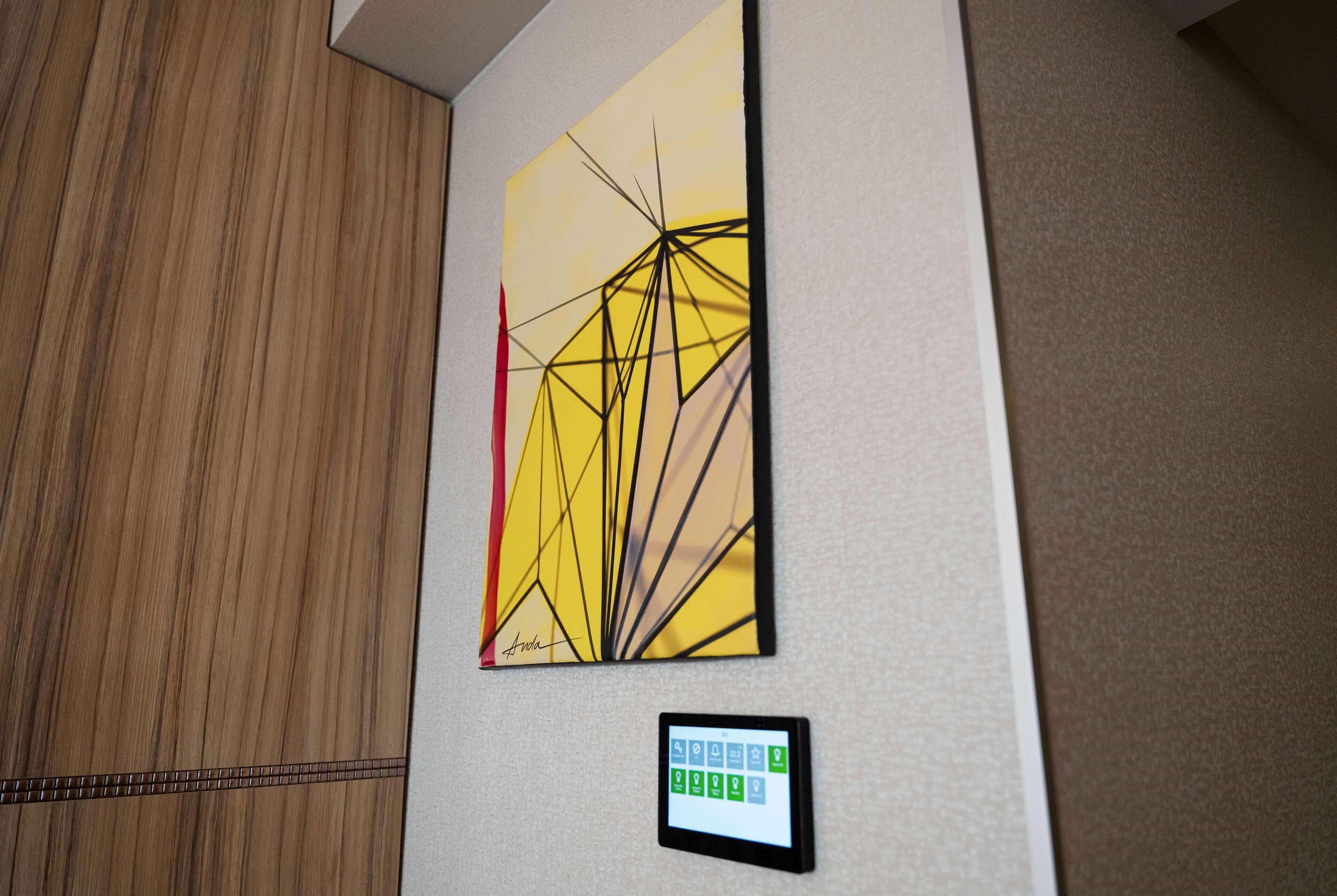 in-room safe, desk, laptop workspace, blackout curtains